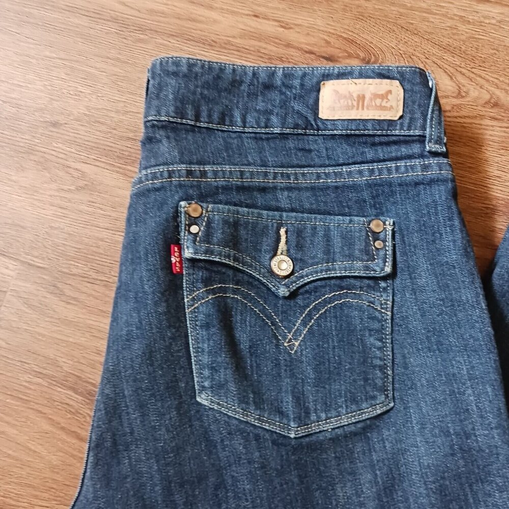 Levi Strauss Women's 526 Slender Bootcut Jeans Size 12 - 34 x 29.5 - Picture 2 of 8